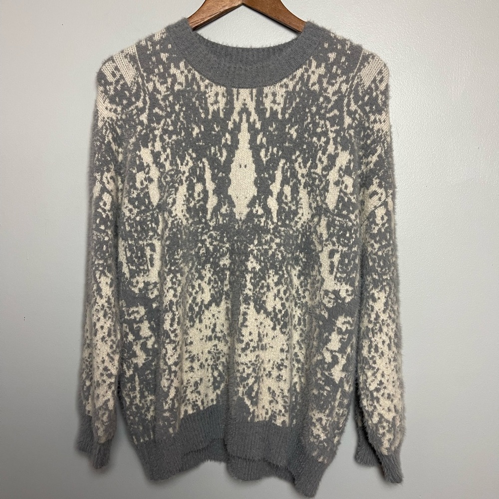 Love Token Cream‎ & Grey Sweater Oversized Medium